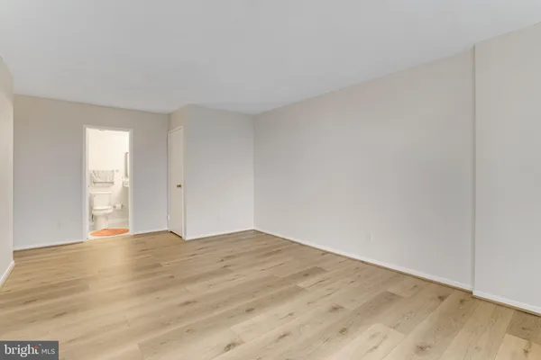 $2,700 | 2300 Pimmit Drive, Unit 308W, Falls Church, VA 22043