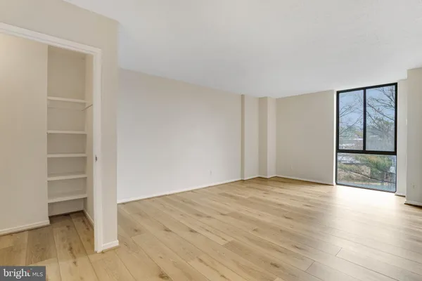 $2,700 | 2300 Pimmit Drive, Unit 308W, Falls Church, VA 22043
