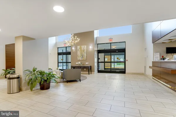 $2,700 | 2300 Pimmit Drive, Unit 308W, Falls Church, VA 22043