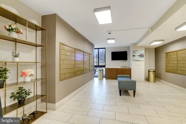 $2,700 | 2300 Pimmit Drive, Unit 308W, Falls Church, VA 22043