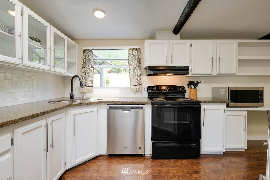15555 Sidney Road Southwest Port Orchard, WA 98367 - Photo 14 of 32 Gallery Image 14