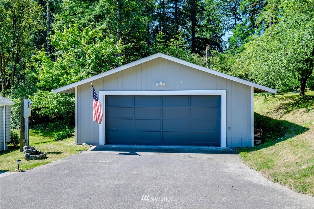 15555 Sidney Road Southwest Port Orchard, WA 98367 - Photo 3 of 32 Gallery Image 3