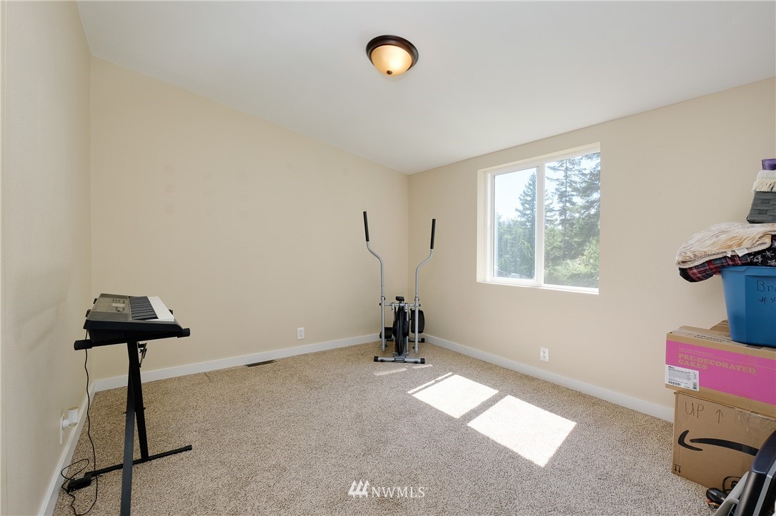 15555 Sidney Road Southwest Port Orchard, WA 98367 - Photo 21 of 32 Gallery Image 21