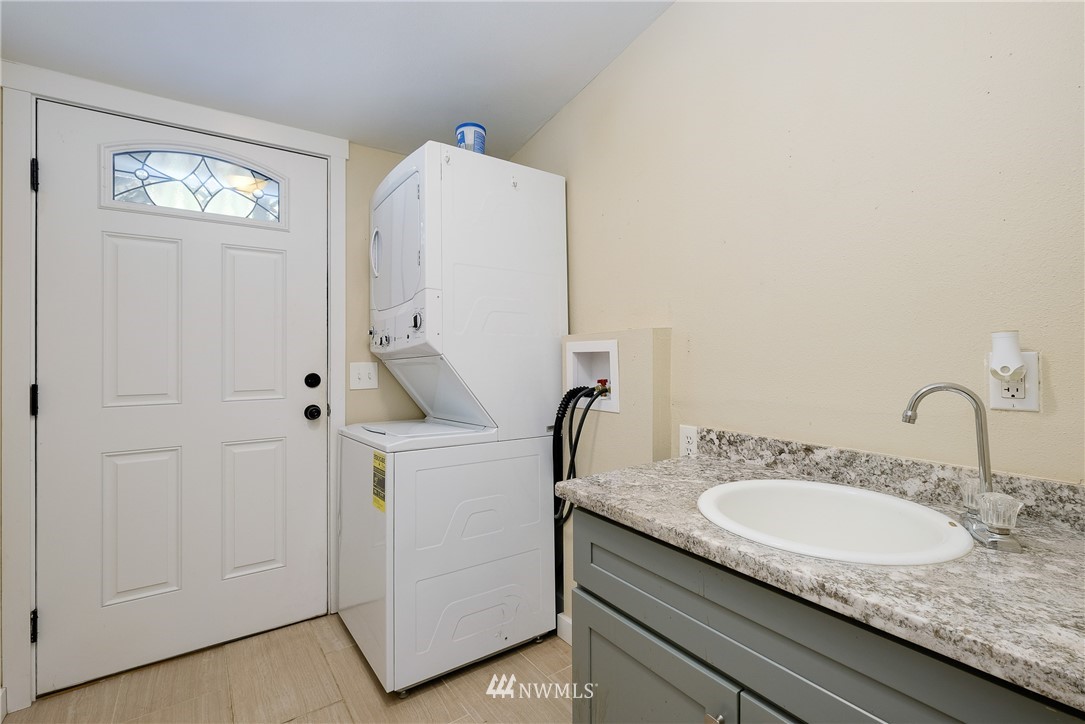 15555 Sidney Road Southwest Port Orchard, WA 98367 - Photo 23 of 32 Gallery Image 23