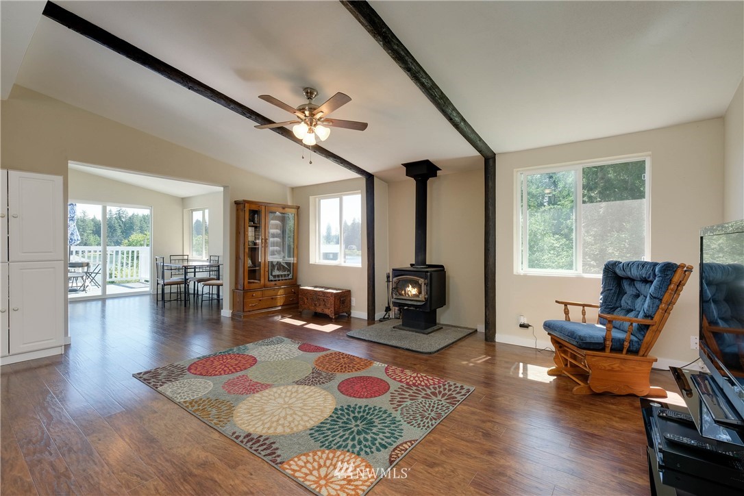 15555 Sidney Road Southwest Port Orchard, WA 98367 - Photo 6 of 32 Gallery Image 6