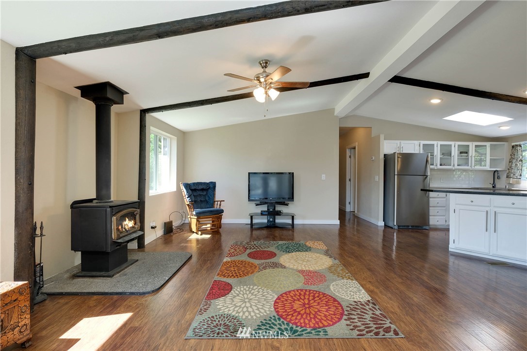15555 Sidney Road Southwest Port Orchard, WA 98367 - Photo 8 of 32 Gallery Image 8