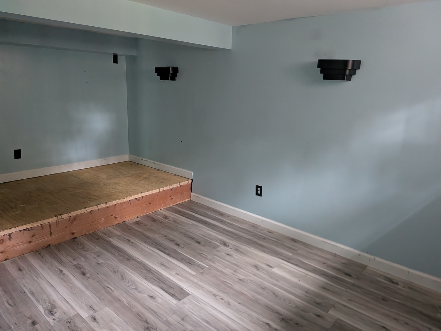 1718 Lincoln Road McHenry, IL 60051 - Photo 8 of 16 a view of a room with wooden floor