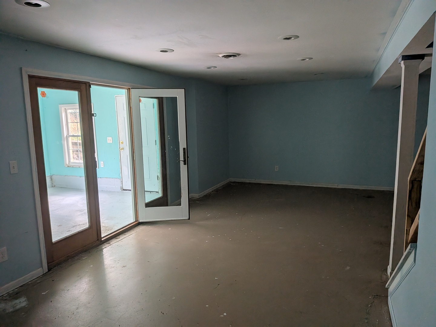 1718 Lincoln Road McHenry, IL 60051 - Photo 9 of 16 an empty room with windows