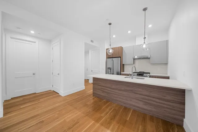 $4,300 | 218-220 Old Colony Avenue, Unit 304, Boston, MA 02127