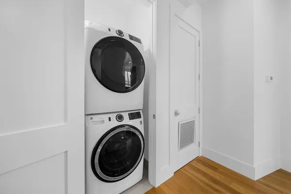 $4,300 | 218-220 Old Colony Avenue, Unit 304, Boston, MA 02127