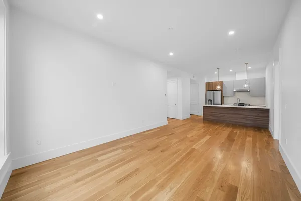 $4,300 | 218-220 Old Colony Avenue, Unit 304, Boston, MA 02127