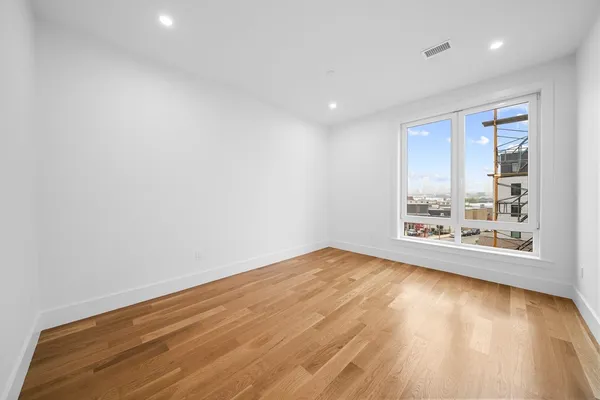 $4,300 | 218-220 Old Colony Avenue, Unit 304, Boston, MA 02127