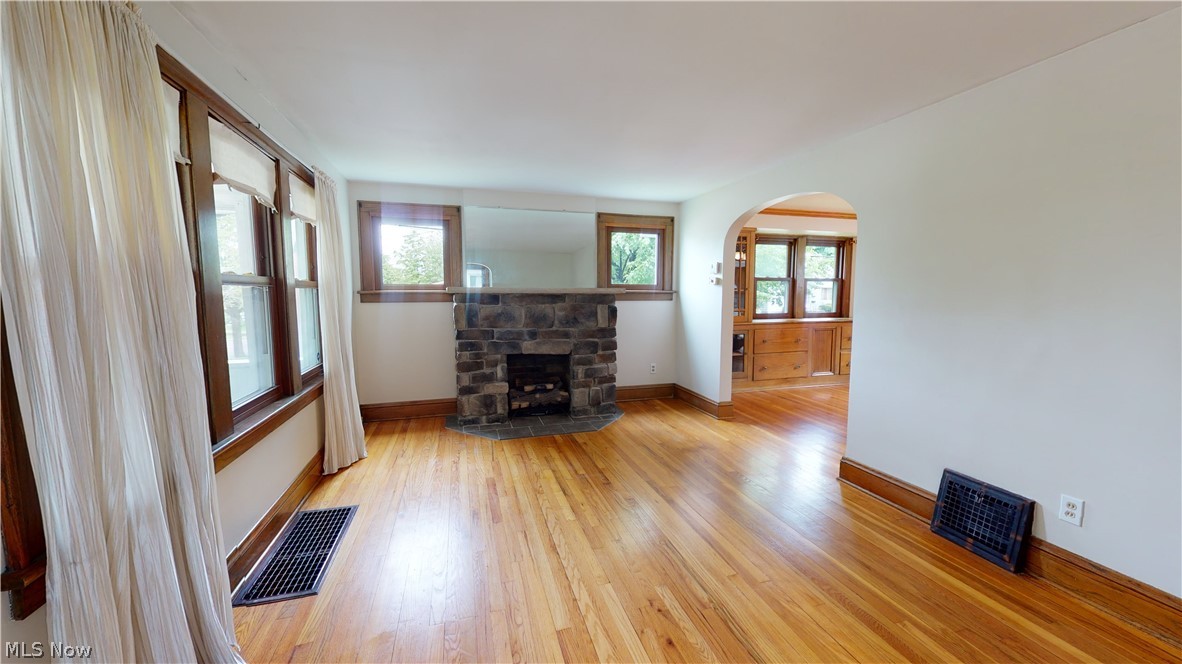 645 Brittain Road Akron, OH 44305 - Photo 5 of 25 Gallery Image 5