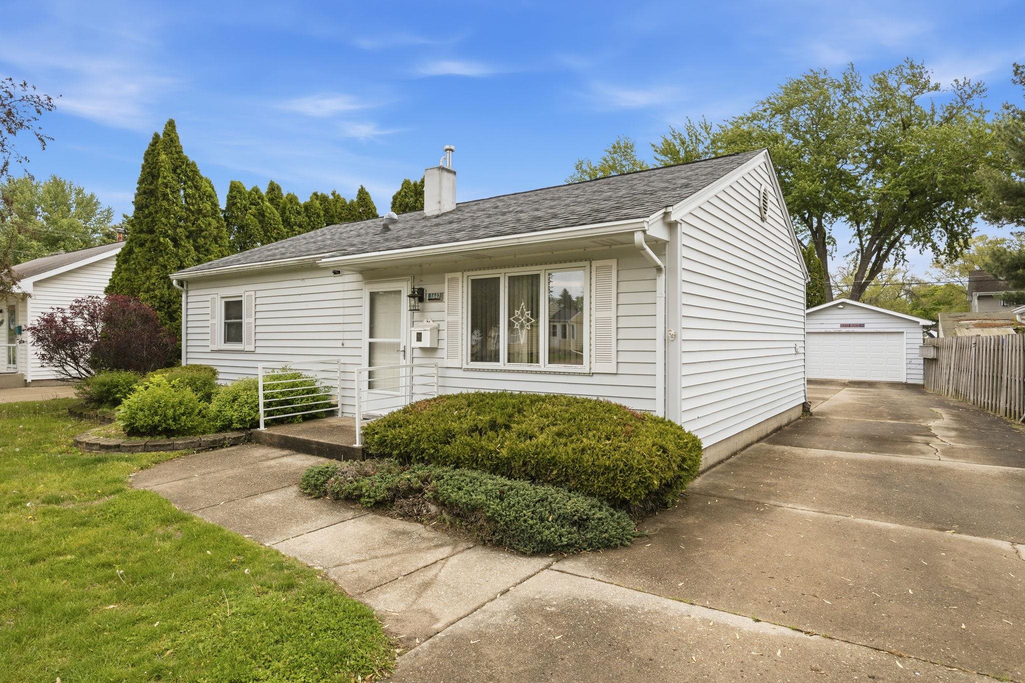 1647 Cleveland Street Beloit, WI 53511 - Photo 2 of 38