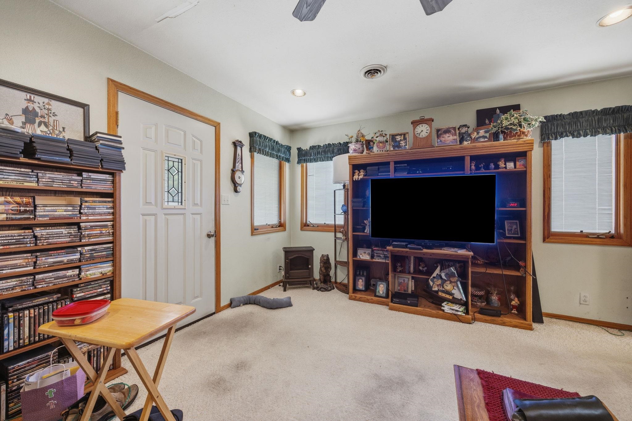1647 Cleveland Street Beloit, WI 53511 - Photo 29 of 38
