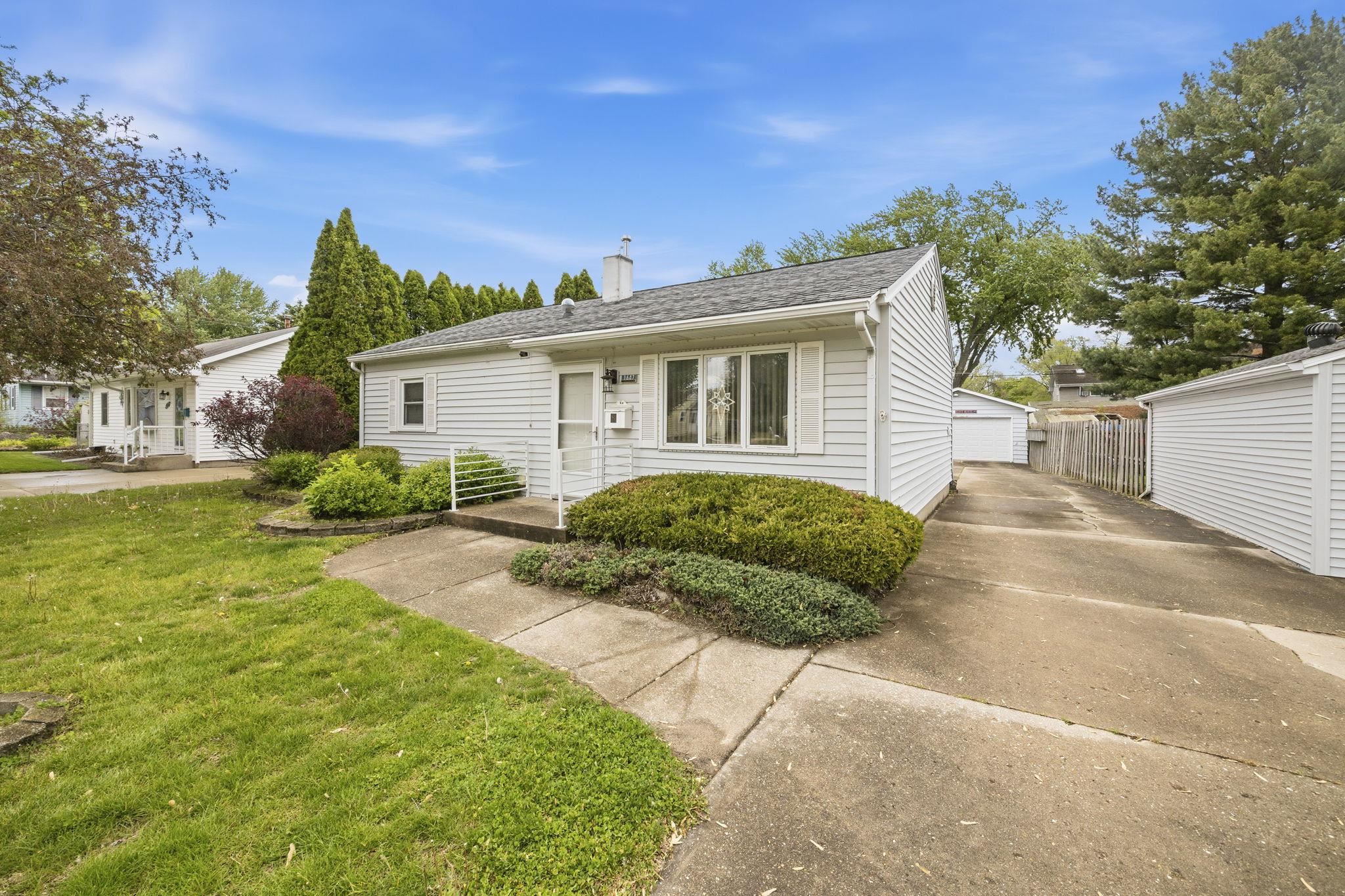 1647 Cleveland Street Beloit, WI 53511 - Photo 3 of 38