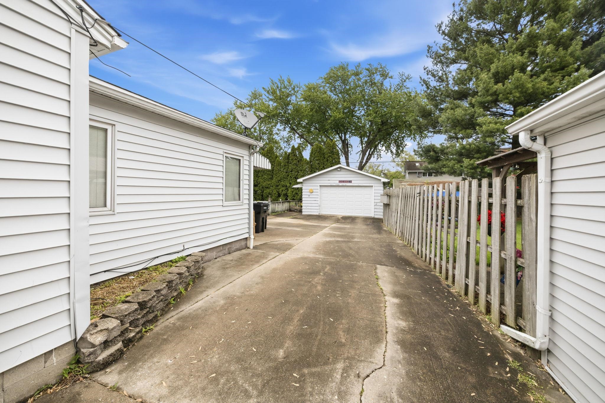 1647 Cleveland Street Beloit, WI 53511 - Photo 31 of 38