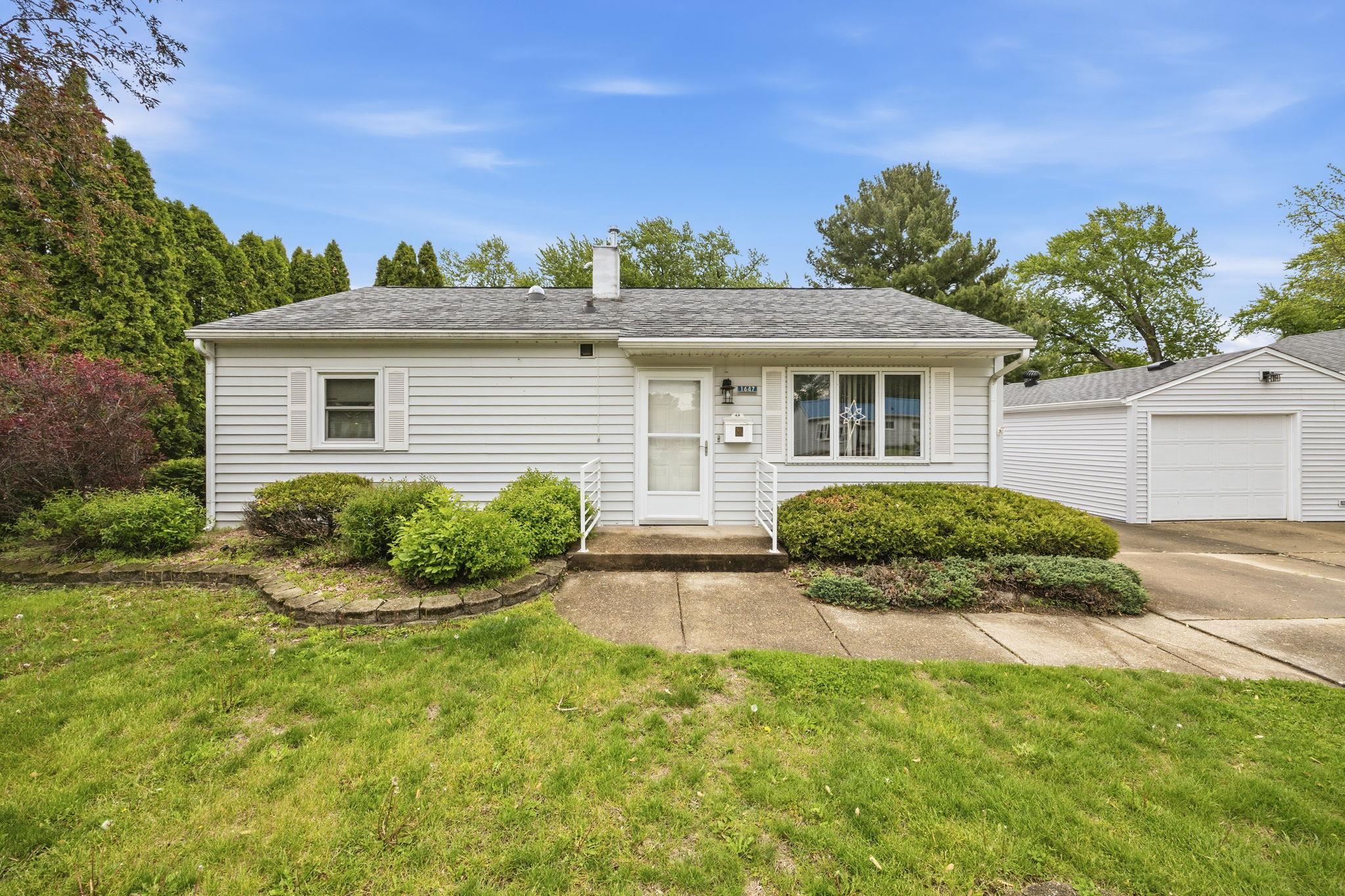 1647 Cleveland Street Beloit, WI 53511 - Photo 4 of 38