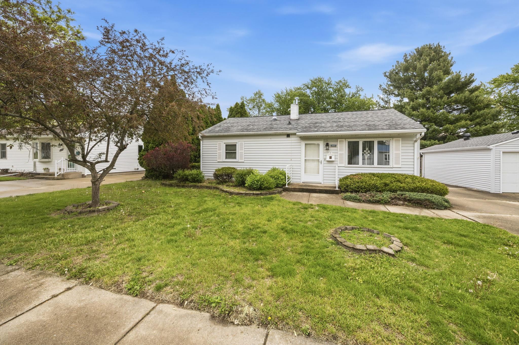 1647 Cleveland Street Beloit, WI 53511 - Photo 6 of 38