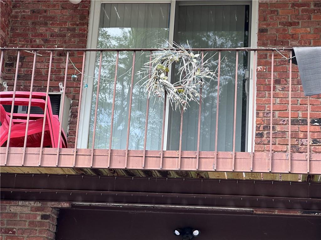 407 Old Mill Road Southfields, NY 10975 - Photo 27 of 29 Balcony with sliders off livingroom