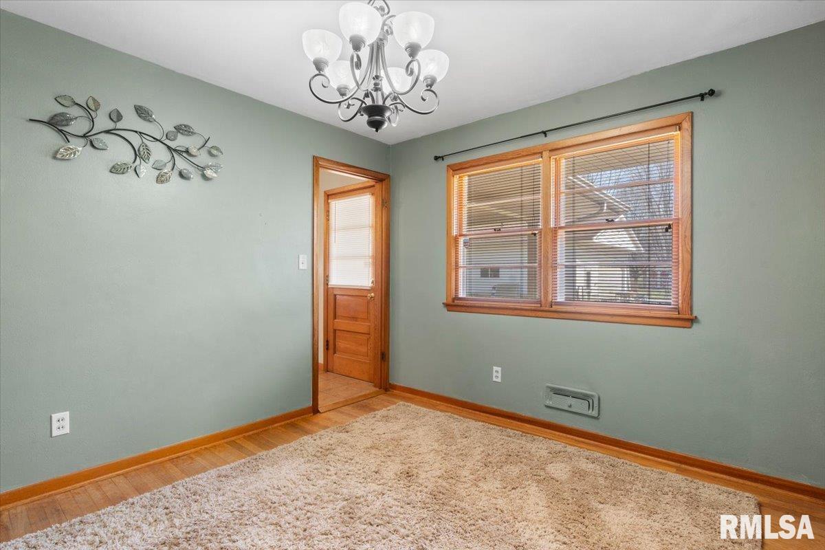 2732 South Welch Avenue Springfield, IL 62704 - Photo 12 of 36