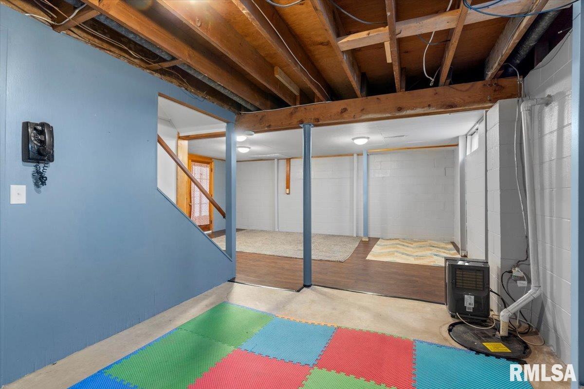 2732 South Welch Avenue Springfield, IL 62704 - Photo 22 of 36