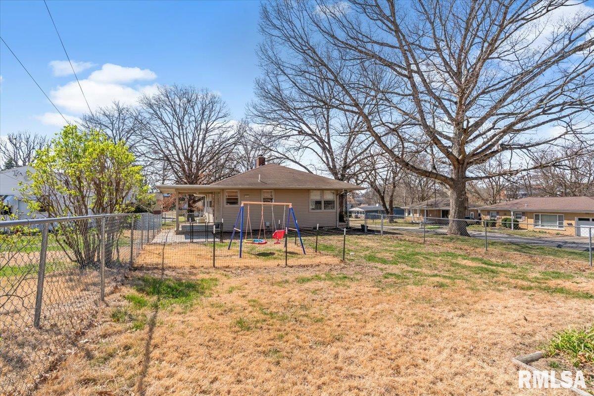 2732 South Welch Avenue Springfield, IL 62704 - Photo 29 of 36