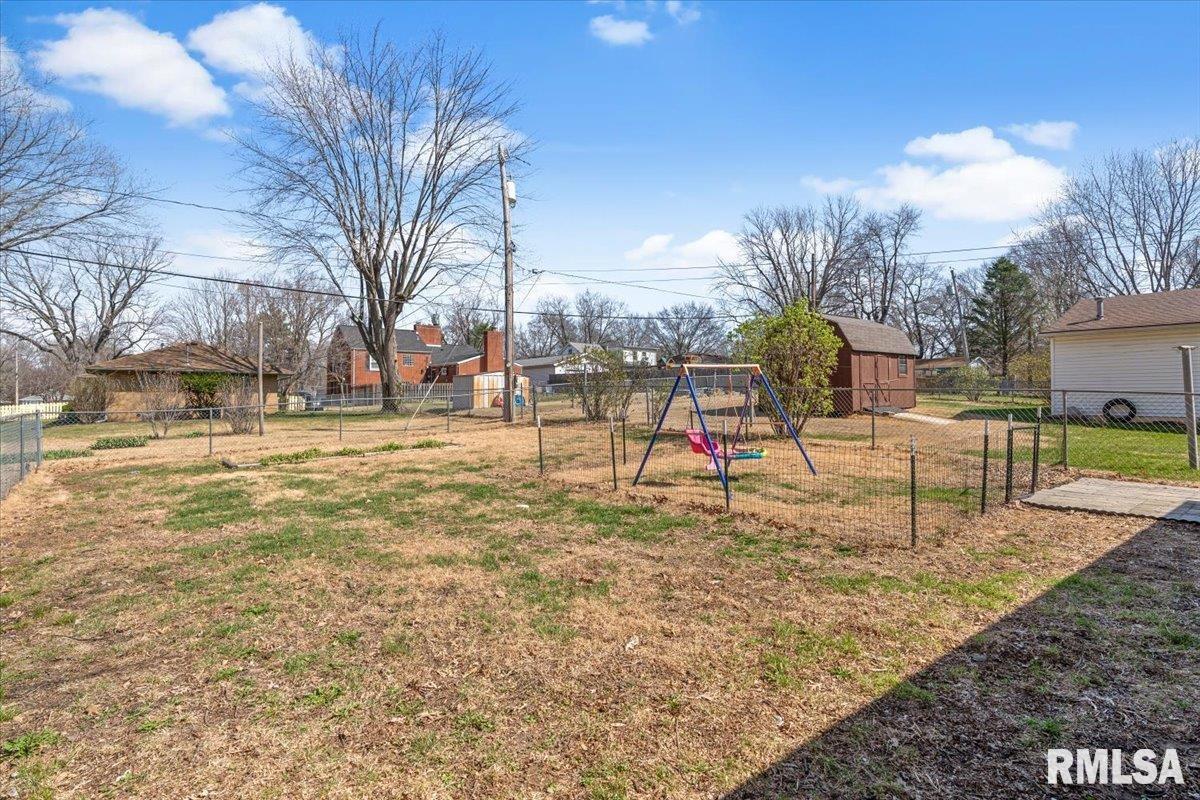 2732 South Welch Avenue Springfield, IL 62704 - Photo 30 of 36