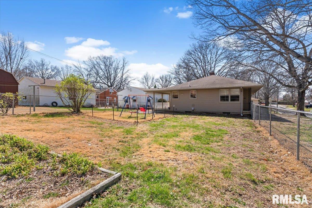 2732 South Welch Avenue Springfield, IL 62704 - Photo 32 of 36