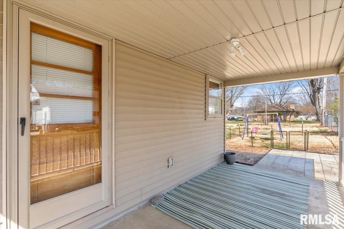 2732 South Welch Avenue Springfield, IL 62704 - Photo 33 of 36