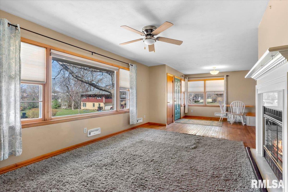 2732 South Welch Avenue Springfield, IL 62704 - Photo 5 of 36