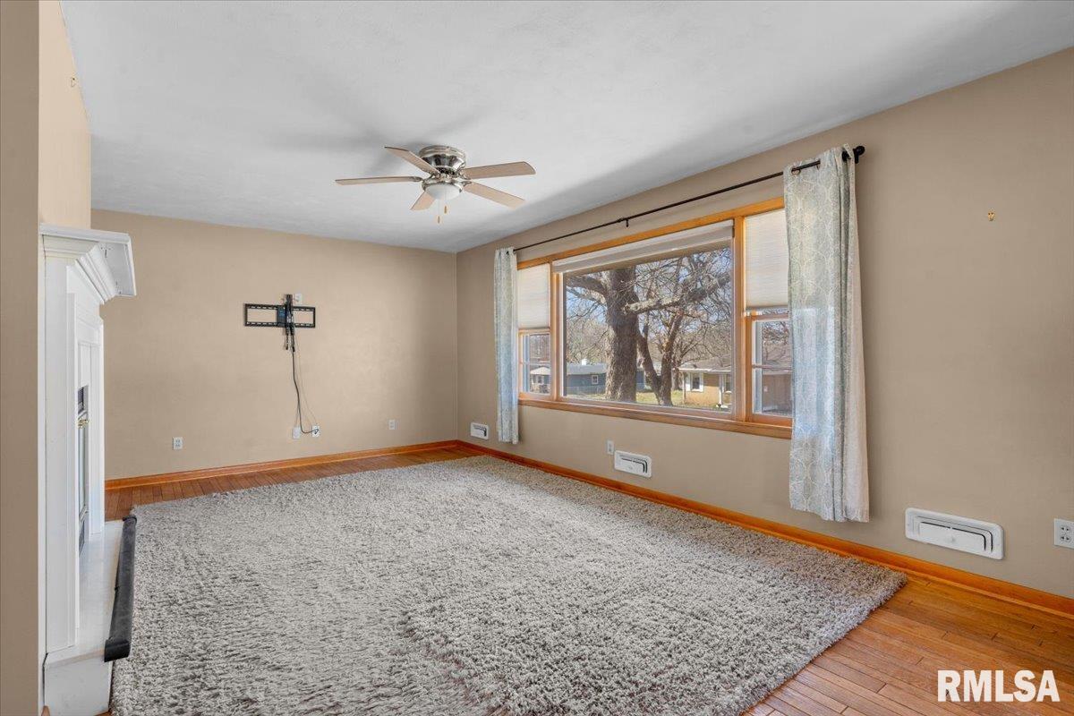 2732 South Welch Avenue Springfield, IL 62704 - Photo 6 of 36