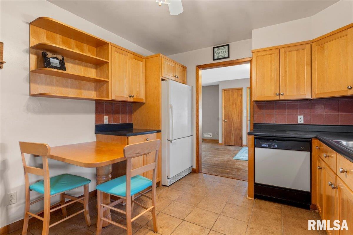 2732 South Welch Avenue Springfield, IL 62704 - Photo 10 of 36