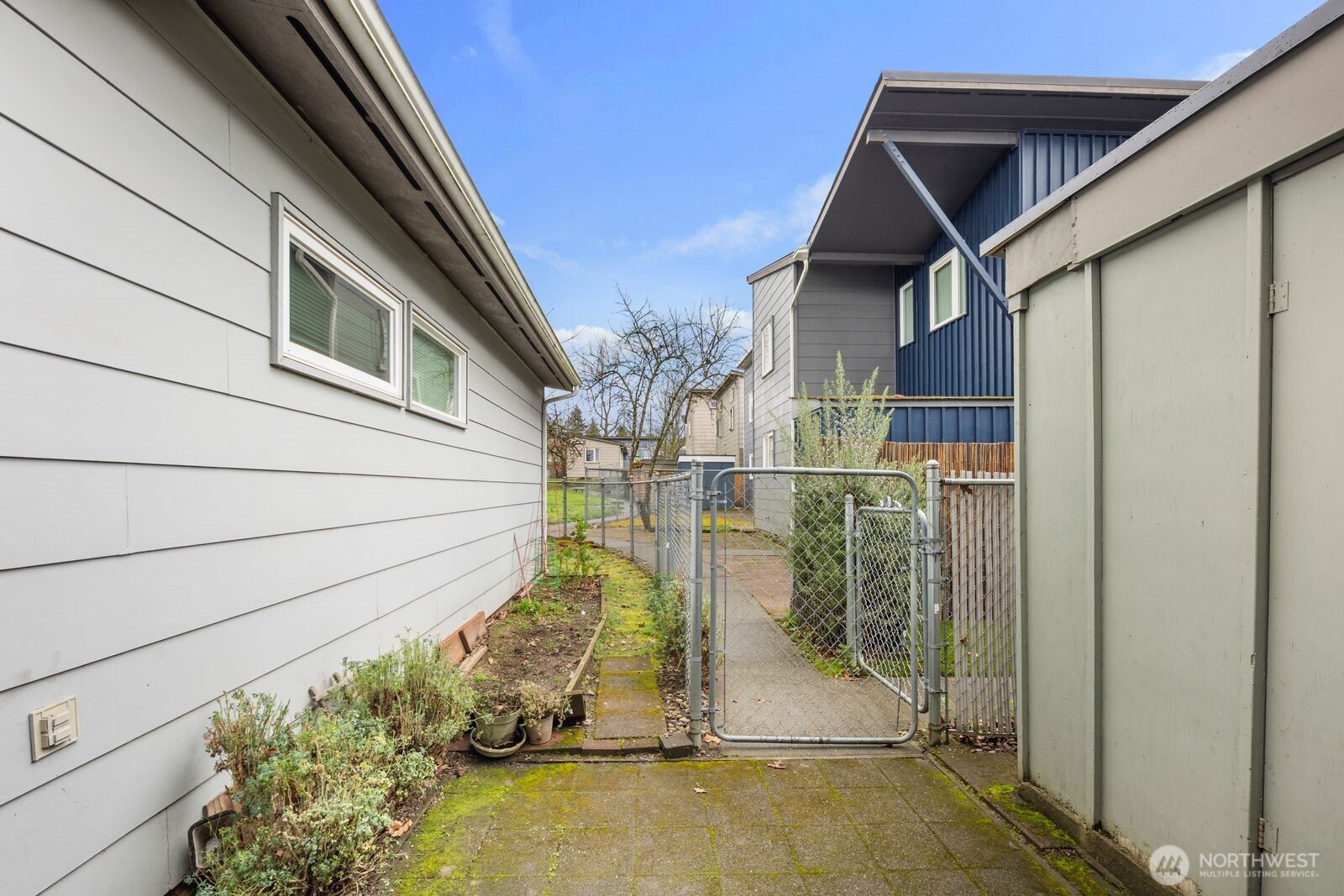 9452 25th Avenue Southwest Seattle, WA 98106 - Photo 24 of 37 a house with a outdoor space