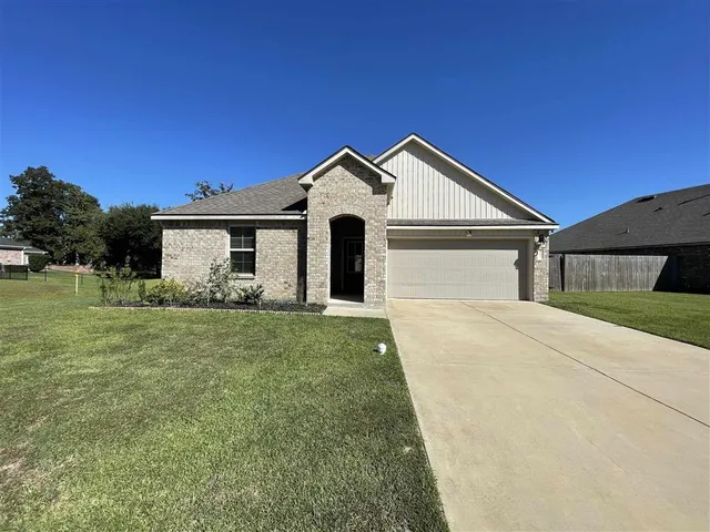 $240,000 | 920 St James Drive, Lake Charles, LA 70611