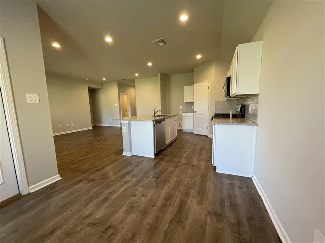 $240,000 | 920 St James Drive, Lake Charles, LA 70611