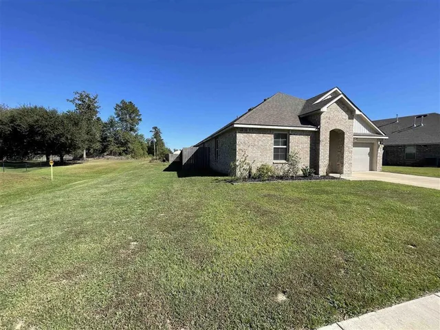 $240,000 | 920 St James Drive, Lake Charles, LA 70611