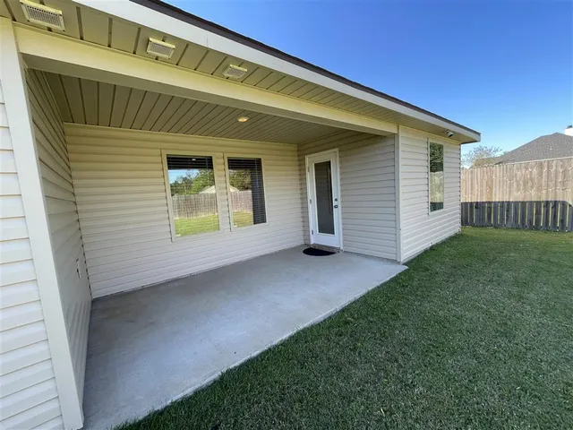 $240,000 | 920 St James Drive, Lake Charles, LA 70611