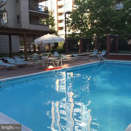 $3,950 | 901 North Monroe Street, Unit 816, Arlington, VA 22201