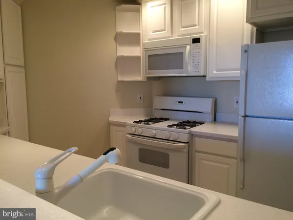 $3,950 | 901 North Monroe Street, Unit 816, Arlington, VA 22201