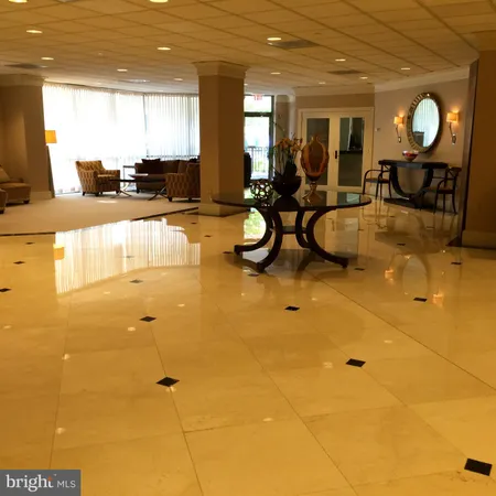 $3,950 | 901 North Monroe Street, Unit 816, Arlington, VA 22201