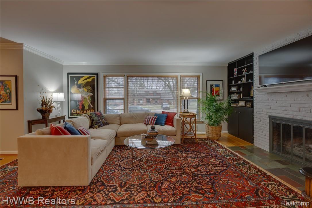 18134 Riverside Drive Franklin, MI 48025 - Photo 9 of 34 M10A0352_18134 riverside dr_.jpg