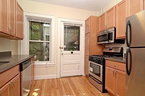 $1,695 | 1401 Willow Street, Unit 8, Minneapolis, MN 55403