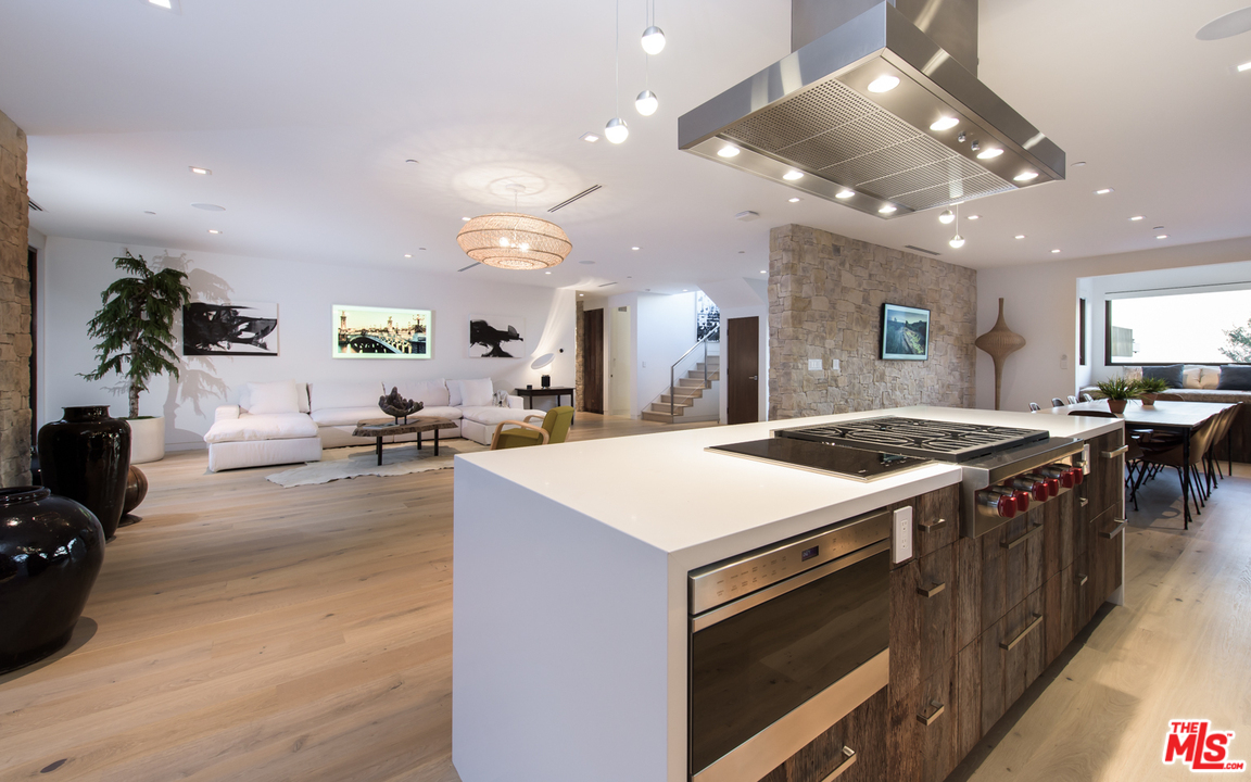 7829 Electra Drive Los Angeles, CA 90046 - Photo 11 of 36