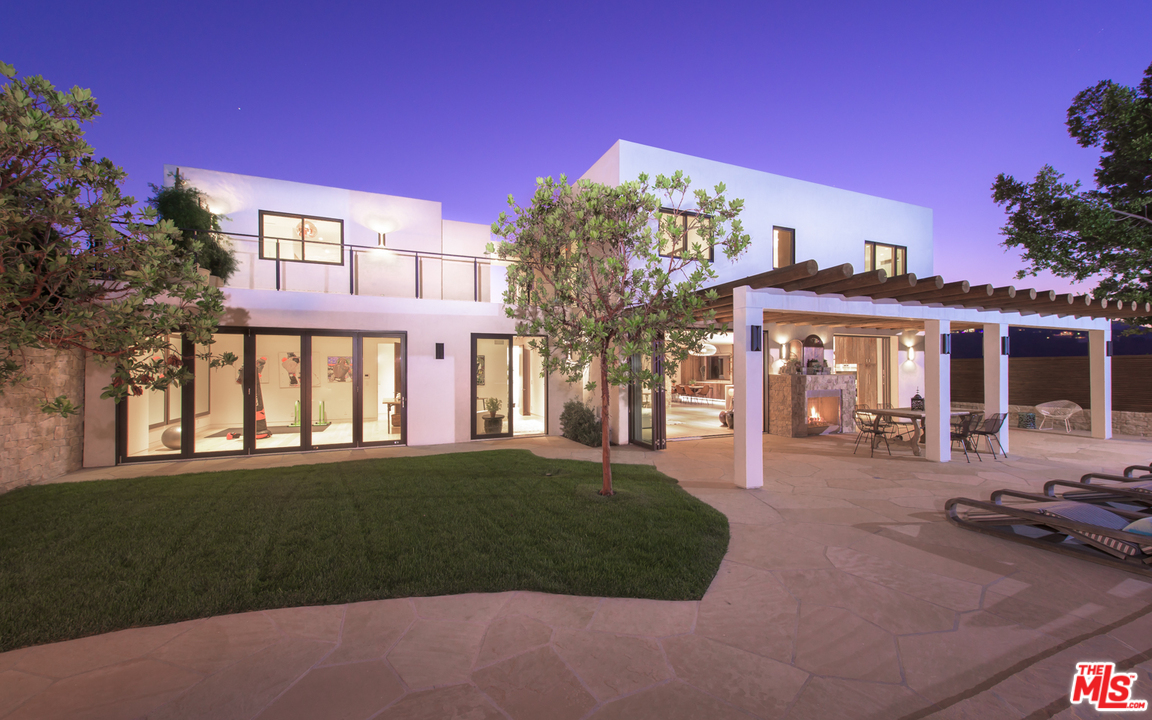 7829 Electra Drive Los Angeles, CA 90046 - Photo 3 of 36