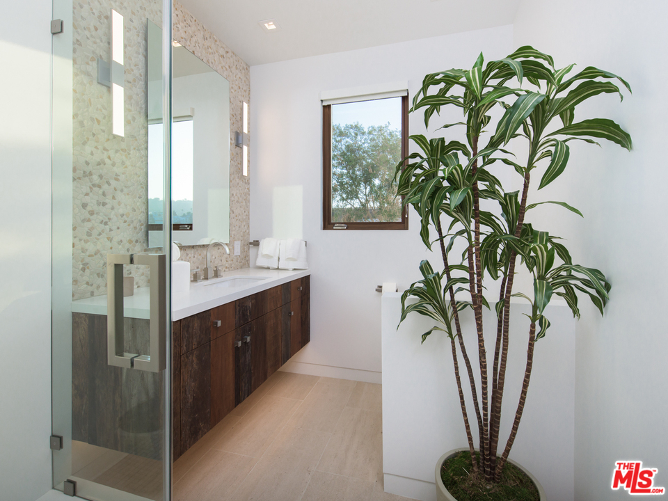 7829 Electra Drive Los Angeles, CA 90046 - Photo 26 of 36