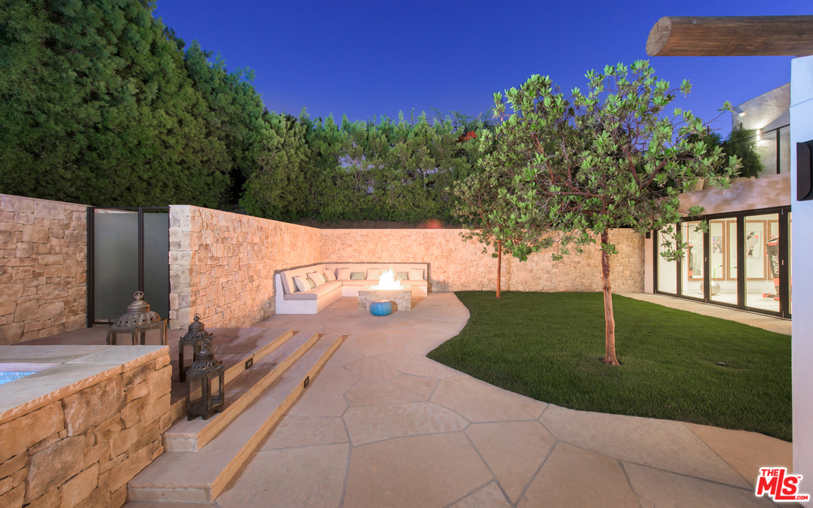 7829 Electra Drive Los Angeles, CA 90046 - Photo 5 of 36