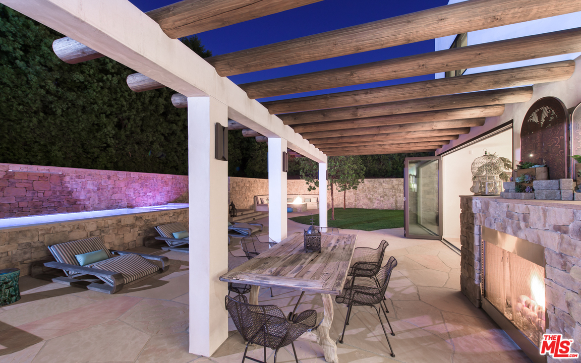 7829 Electra Drive Los Angeles, CA 90046 - Photo 6 of 36