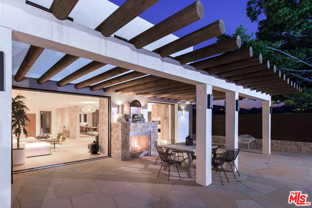 7829 Electra Drive Los Angeles, CA 90046 - Photo 7 of 36