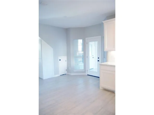 $2,400 | 923 Felicia Lane, Arlington, TX 76017